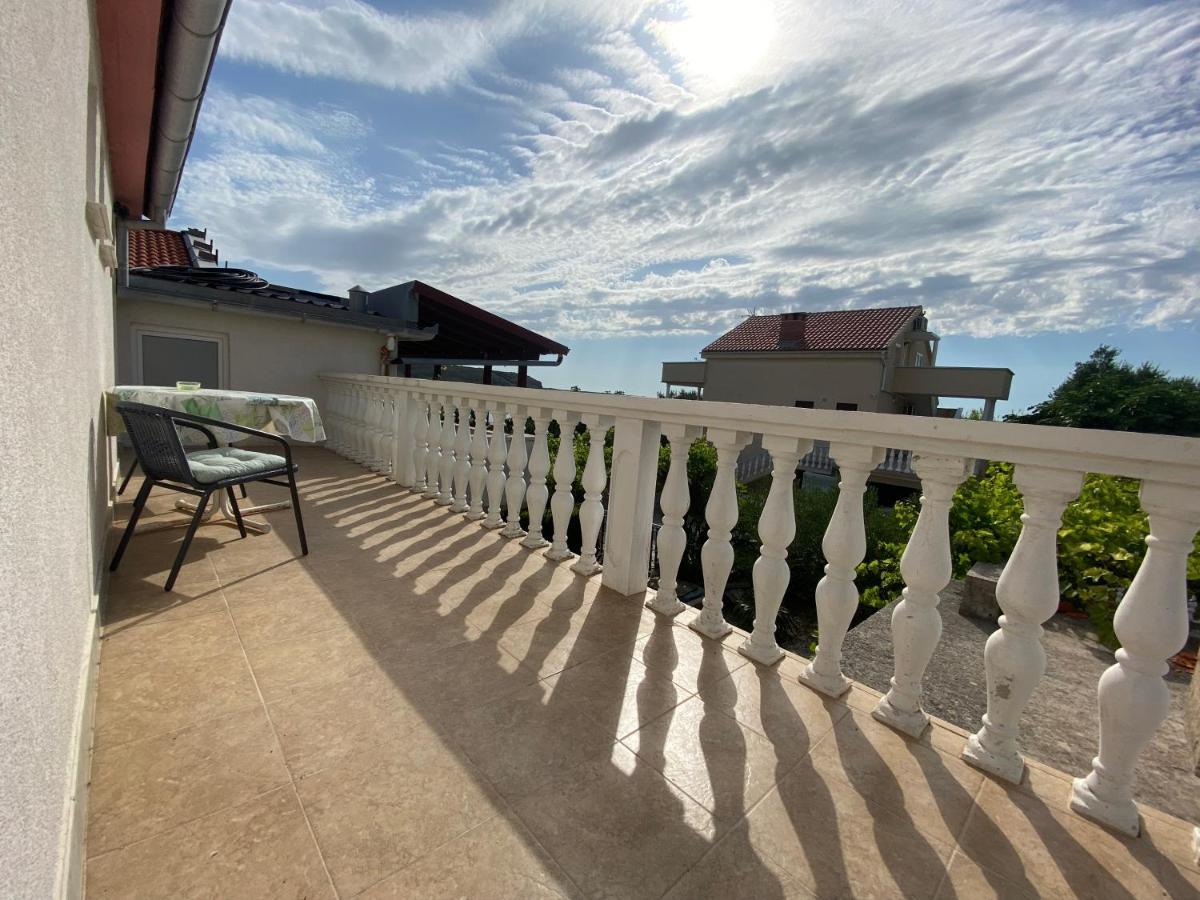 Villa Sabina - Apartments Kroatien Ражанац Екстер'єр фото